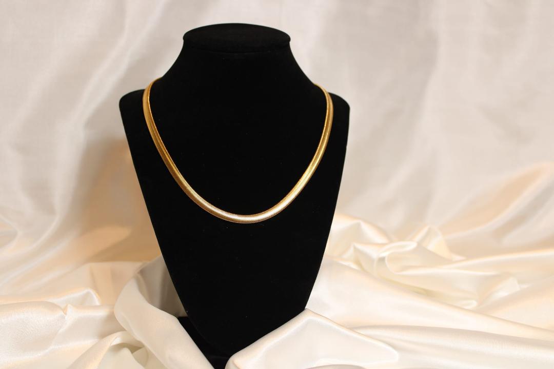 The HEIDY Herringbone Necklace