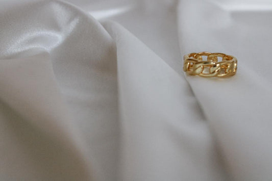 The Slim HONEY Ring